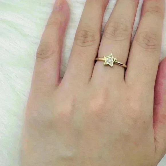 Dainty Chic Sparkly Star Promise Ring Size 6 - Picture 5 of 7